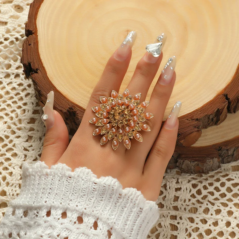 

New Temperament Exaggerated Crystal Pearl Flower Rings for Women Bridal Personality Big Gold Sunflower Open Ring Anillos Party