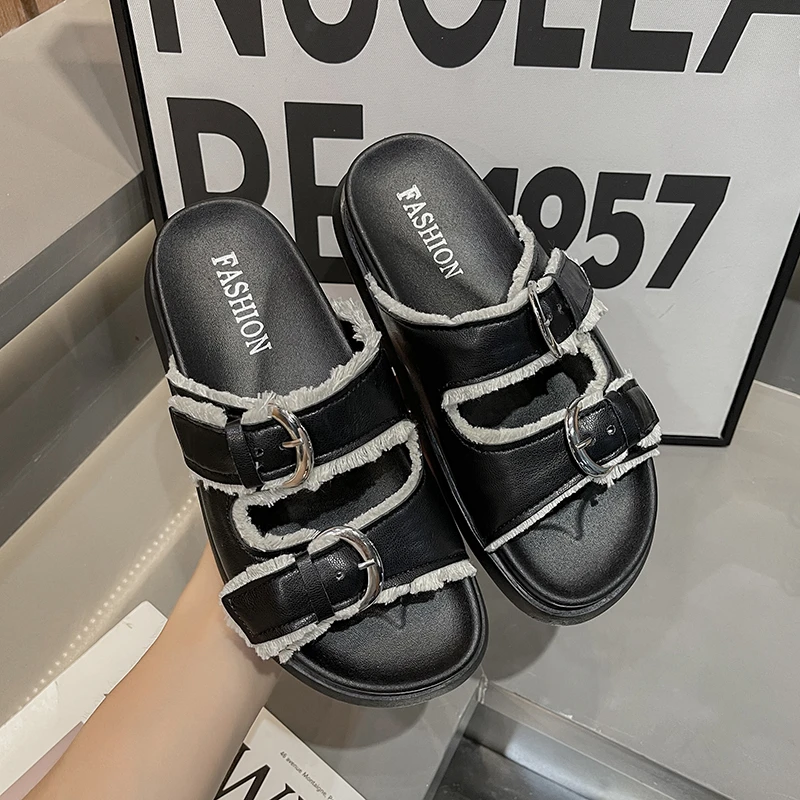 

Сандалии женские в британском стиле, удобные мягкие кожаные босоножки в римском стиле, повседневные туфли на плоской платформе, с металлической пряжкой, на лето