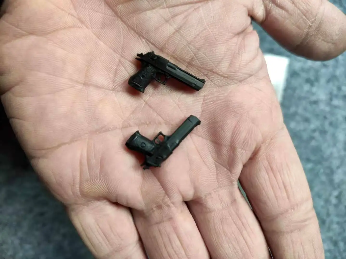 

2PC 1/12th accessories Desert Eagle Gun Model For shf 6" Figure