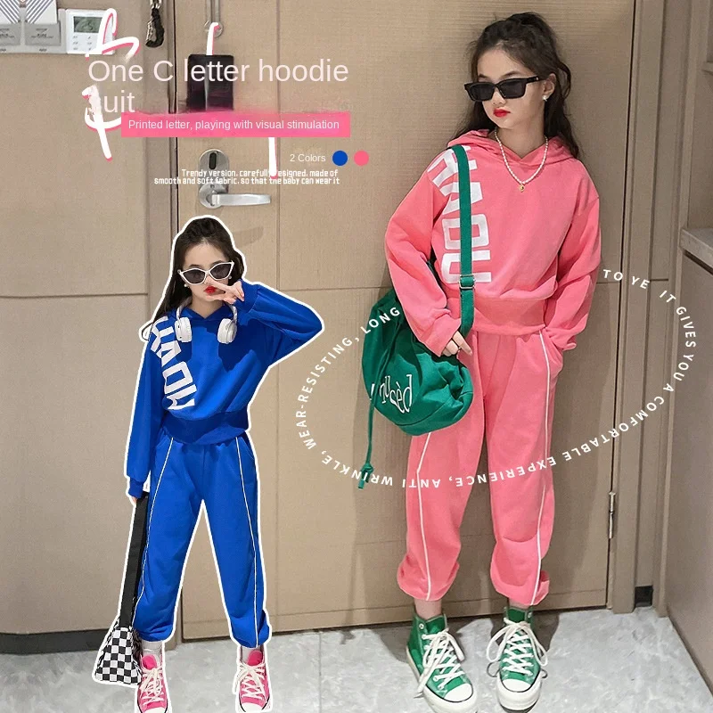 

Осенний костюм для девочек с буквенным принтом, новинка 2022, спортивный свитер и штаны для девочек в западном стиле, комплект из двух предмет...