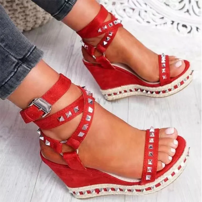 

Women's Wedges Sandals Thick Bottom Peep Toe Ladies Cross-tied Slides Rivet Fashion Open Toe Female New Woman Shoes Plus Size