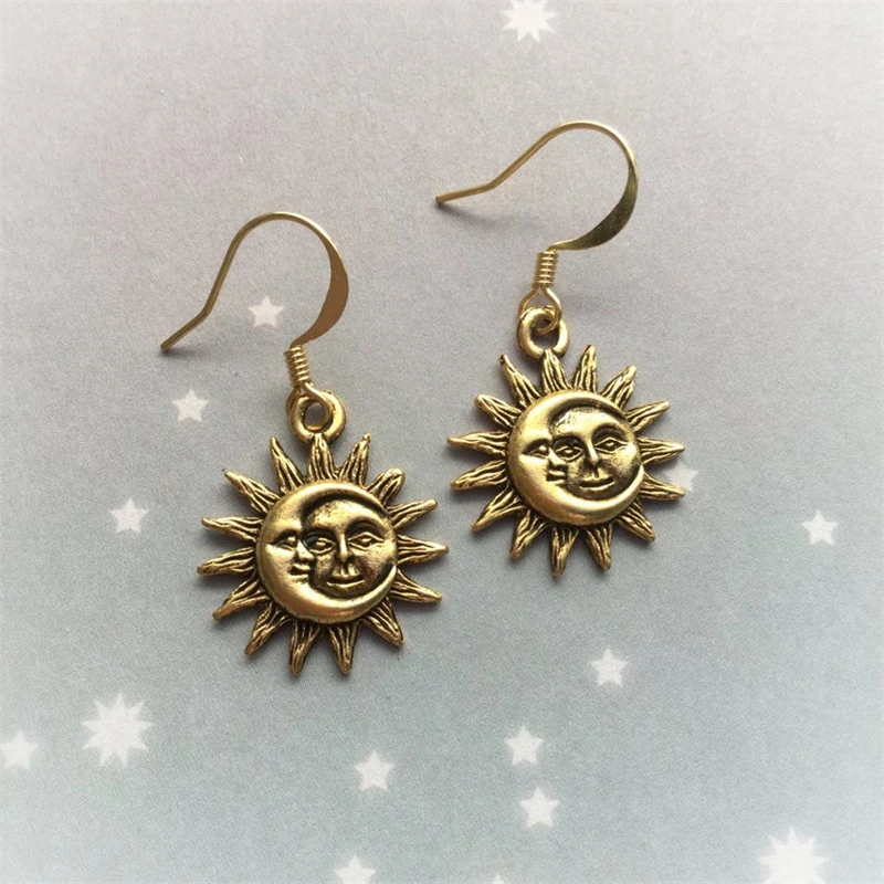 

Charm of The Sun and Moon Earrings for Women Jewelry Gift Fashion Personality Face Sun Simple Clavicle Dangle