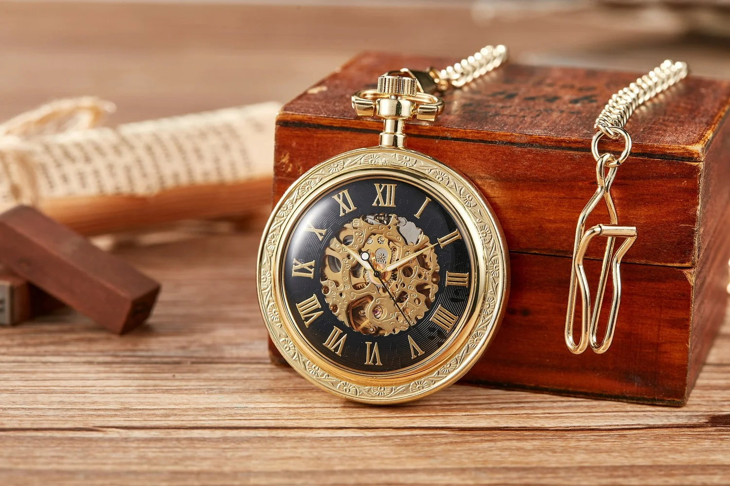 BENNEVIS Pocket Watches Fashion Hollow Carved Roman Numerals Mechanical Pockets Watch With FOB Chain Unisex Gift