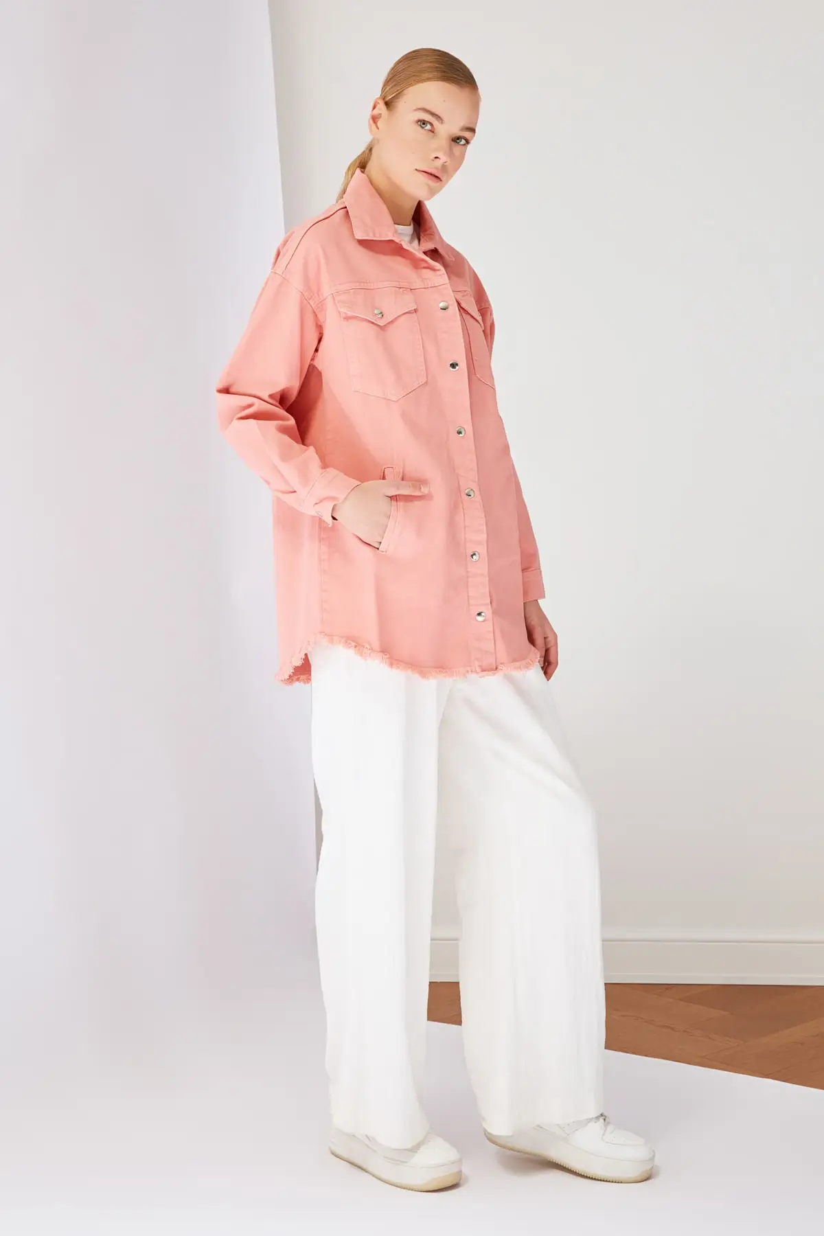

Trendyol Denim Jacket TCTSS21CE0398