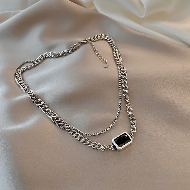 

New Personality Creative Elegant Fashion Neutral Hip Hop Black Square Pendant Necklace Men's Women's Long Chain Necklace