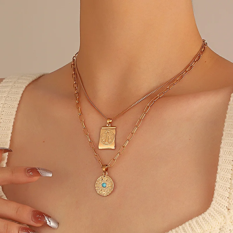 

Round Turkish Blue Eyes Necklace For Women Girls Curb Link Chain Retro Portrait Pendant Necklace Clavicle Jewelry Wholesale Gift