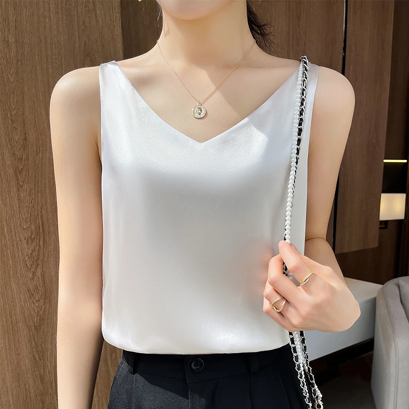 

Spring And Summer V-Neck Suspender Vest Female Ice Silk Beautiful Back White And Black With Bottoming Satin Mulberry Silk Top
