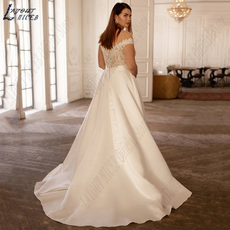 Рисунок 2 - Женское атласное свадебное платье