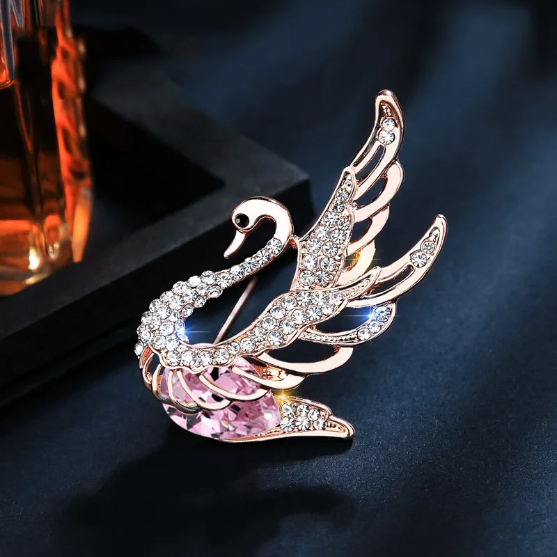 

Shiny Rhinestone Swan Open Wings Animal Brooch Alloy Goose Birds Brooches for Women Lapel Pins Dresses Summer Wedding Jewelry