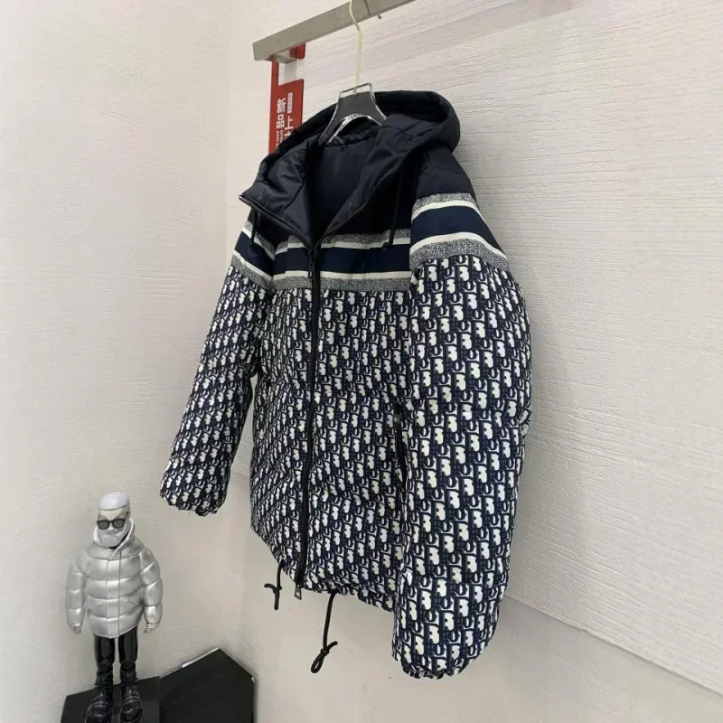 Женский зимний пуховик на молнии