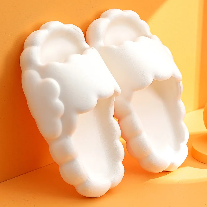 

2022 Summer Thick Platform Kids Cloud Slippers Sandals Non-slip Soft Sole Indoor Slides Women Eva Slipper for Home Flip Flops