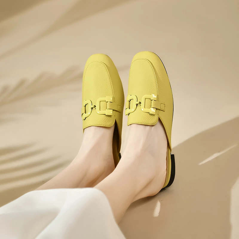 Woman Mule Shoes 2022 New Brand Design Closed Toe Slip-on Sandals Ladies Pink Slides Outdoor Flat Slippers With Chains