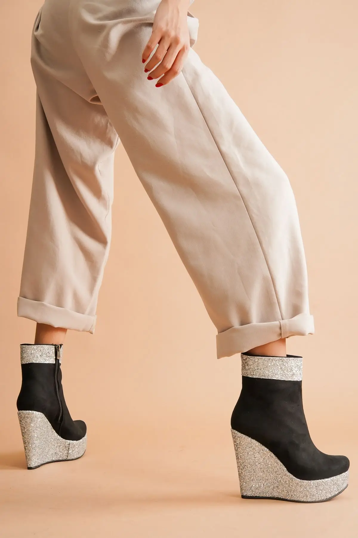

Women's Fashion Suede Silver Silvery Filled Heels Boots
