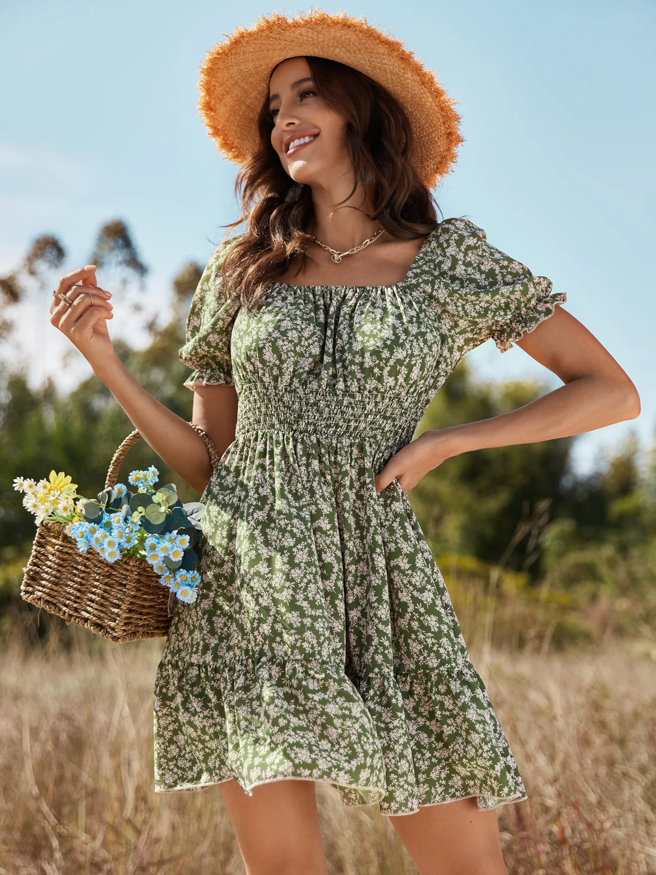 

2022 summer new front and rear square collar short-sleeved floral dress high waist elastic sweet short-sleeved dress