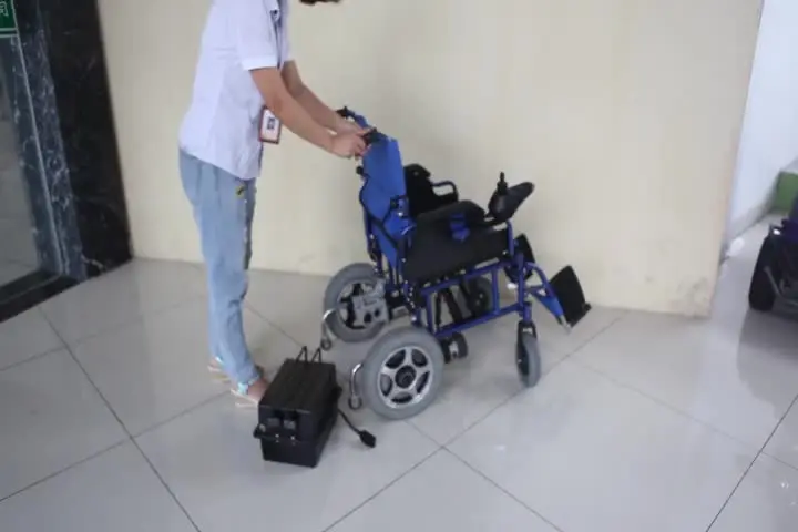 

Hot Selling 103 Electric Wheelchairs Handicapped Wheel Chair