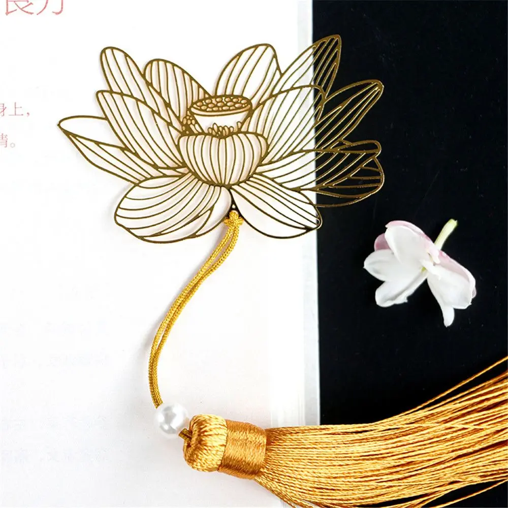 

Creative Chinese Style Golden Metal Hollow Lotus Tassel Bookmark Stationery Bookmark for Book Accessories Office School Supplies