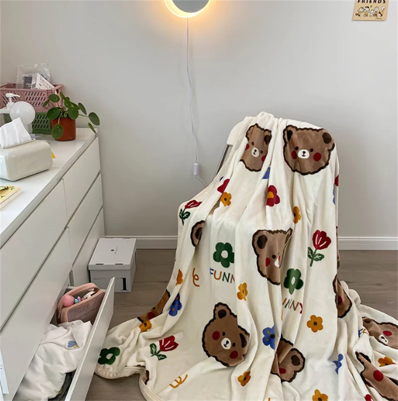 

2022 Children Coral Vevet Cute Flower Print Air Conditioning Blanket Sofa Office Noon Nap Light Weight Air-conditioned Blanket