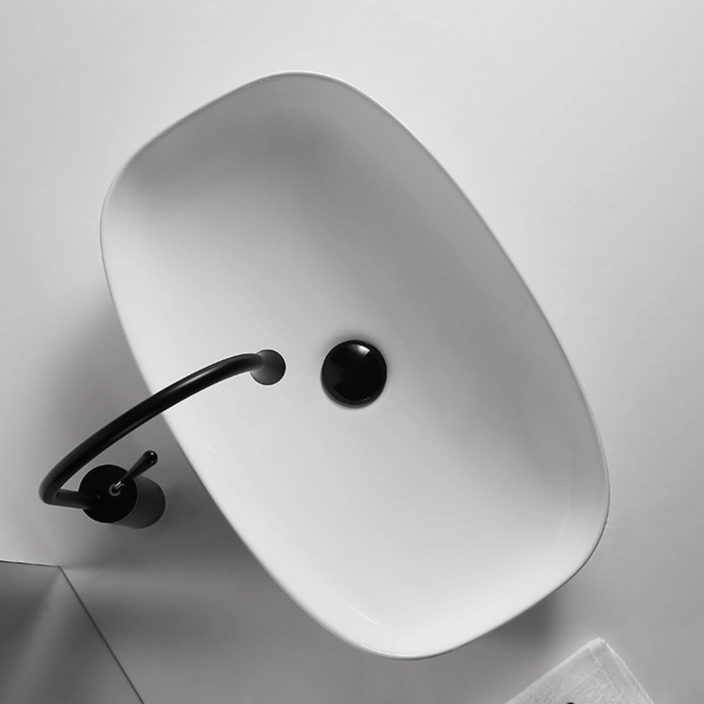 Раковина для столешницы белая керамическая раковина ванной комнаты раковины с