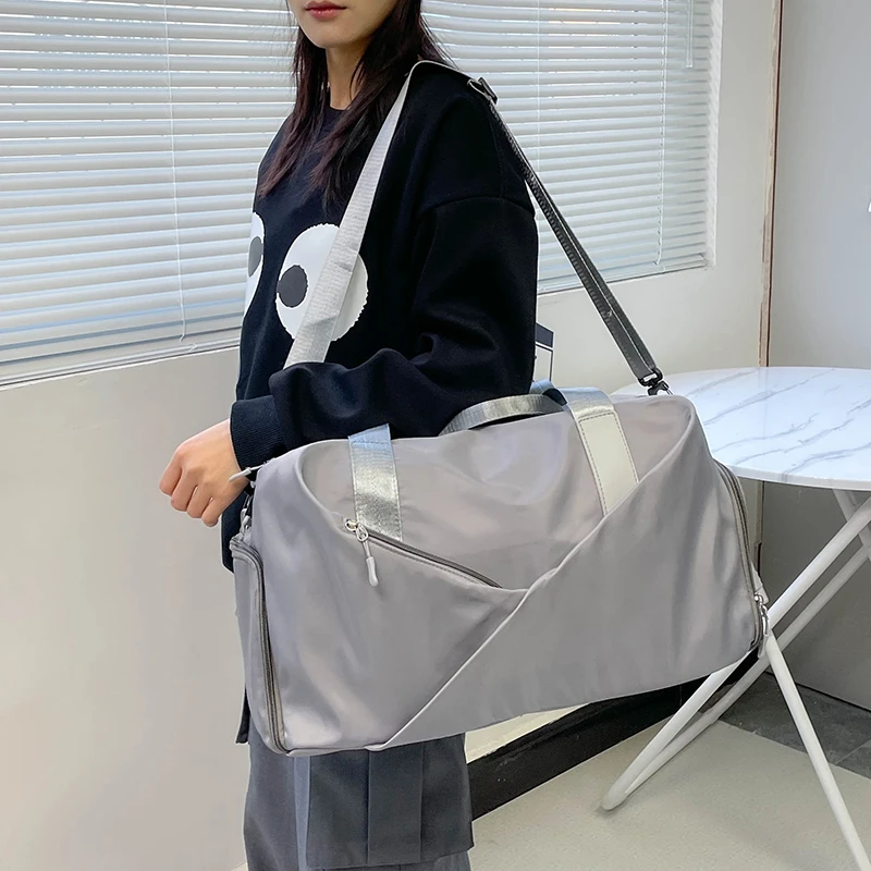 New Sports And Fitness Bag Cross-Slung Travel Bag Large Capacity Training Dry And Wet Separation Clothes Storage Handbag M617