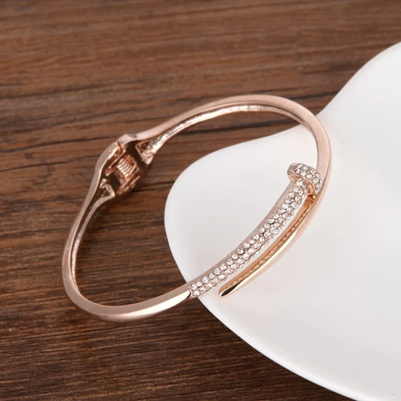 Классический дизайнерский изысканный браслет для мужчин и женщин из титановой