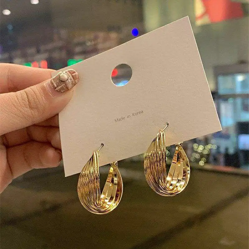 

$1 postage metal earrings retro Hong Kong Hepburn personality earrings light luxury premium please give me five-star praise to s
