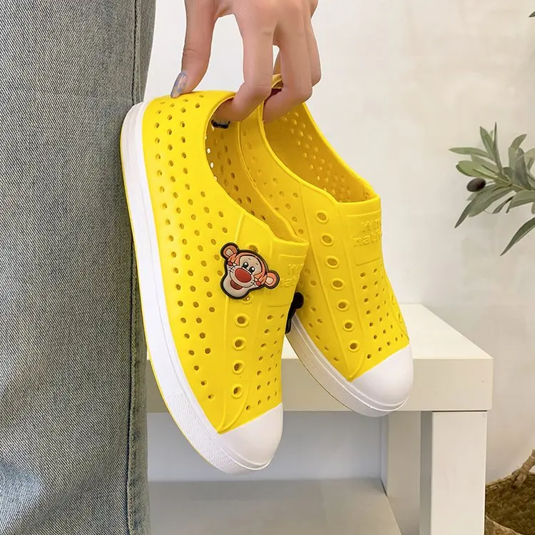 

2022 New Fashion Shallow Mouth Heel Solid Color Breathable Toe Beach Shoes Unisex Lightweight Casual Ladies Sandals Large Size
