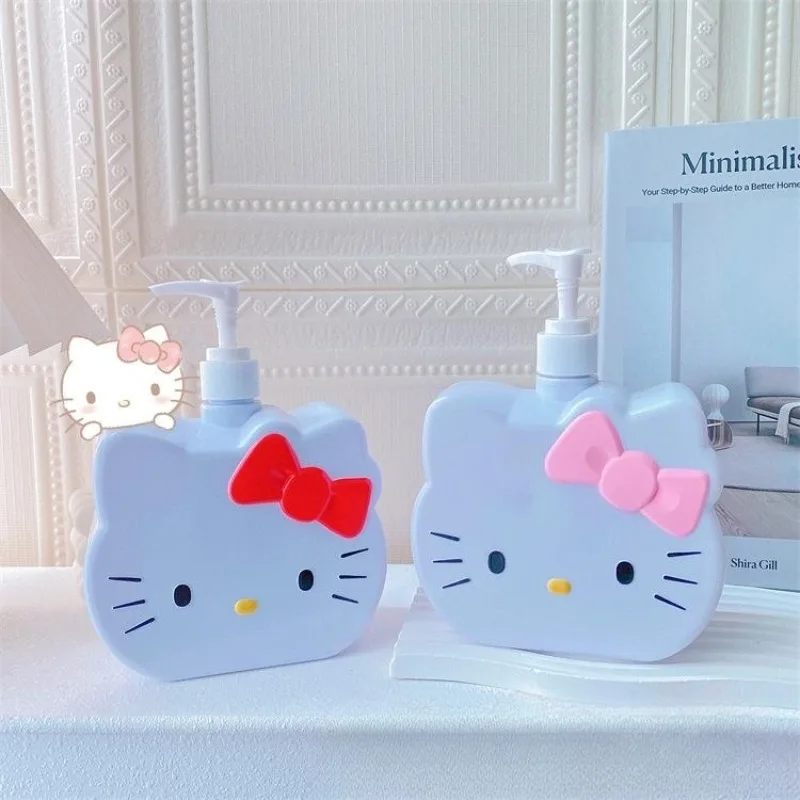 

750Ml Sanrio Hello Kitty Shower Bottle Travel Portable Large Capacity Hand Soap Squeeze Storage Bottle Cute Soap Dispensers Gift
