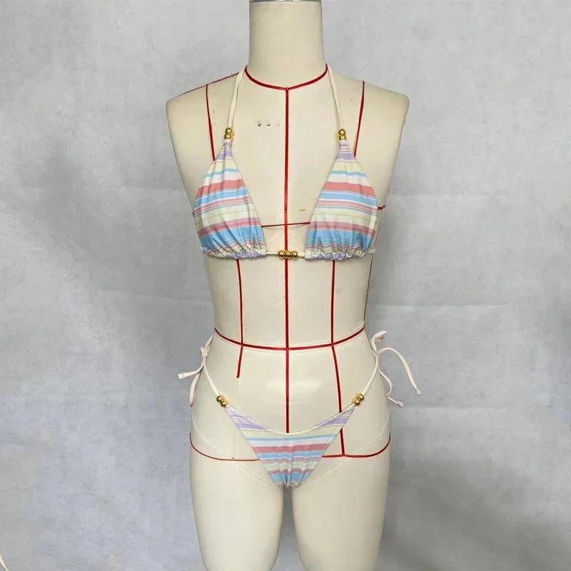Женский раздельный купальник с лямкой на шее и высокой талией