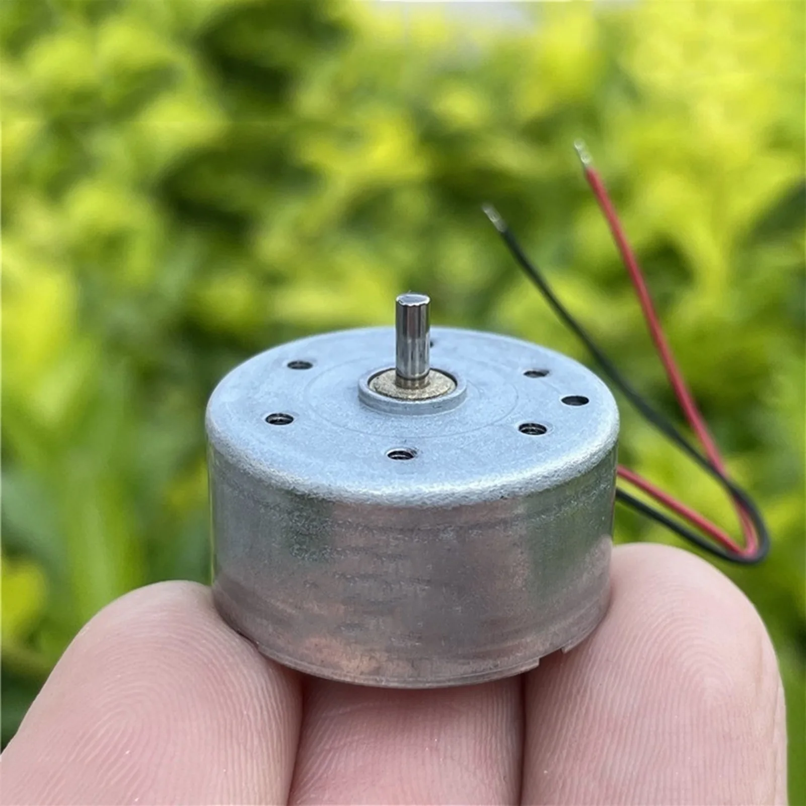 

Micro RF-300-12350 Brushed Dc Motor, Low Voltage Start Mute Spindle Motor, Solar Panels Motor for Sicence Projects