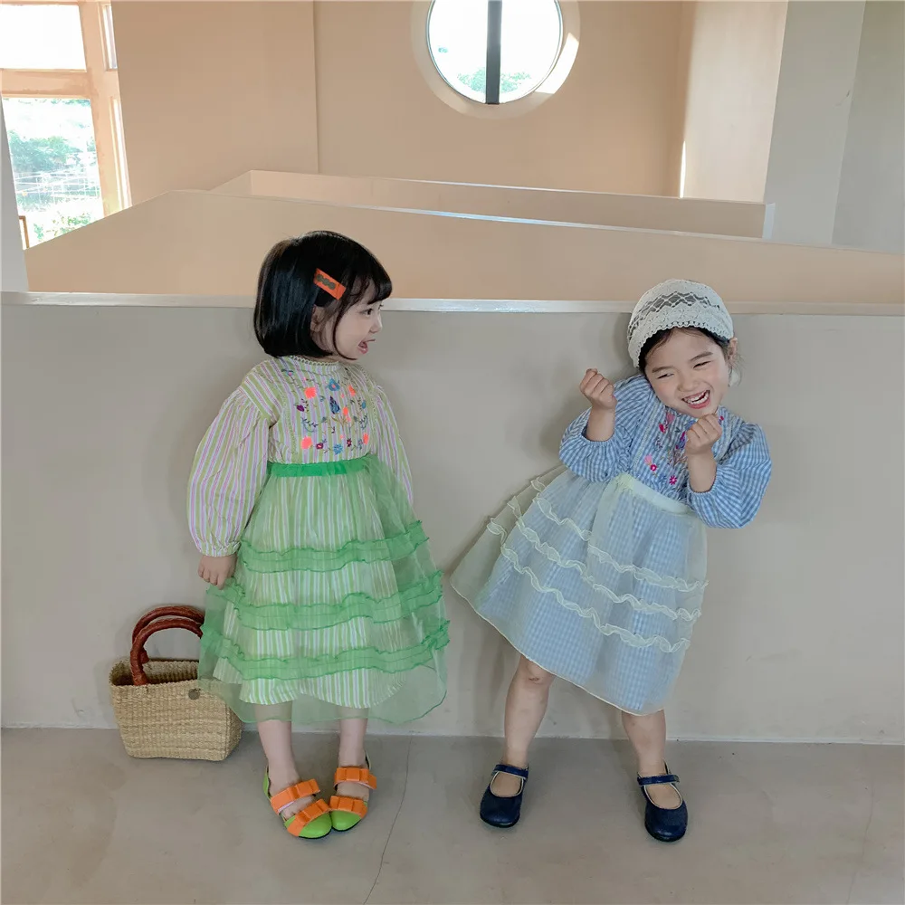 

2022 Fall New Fashion Girls Korean Kids Dress Retro Embroidered Mesh Skirt Fashion Kids Plaid Princess Dress Simple Style
