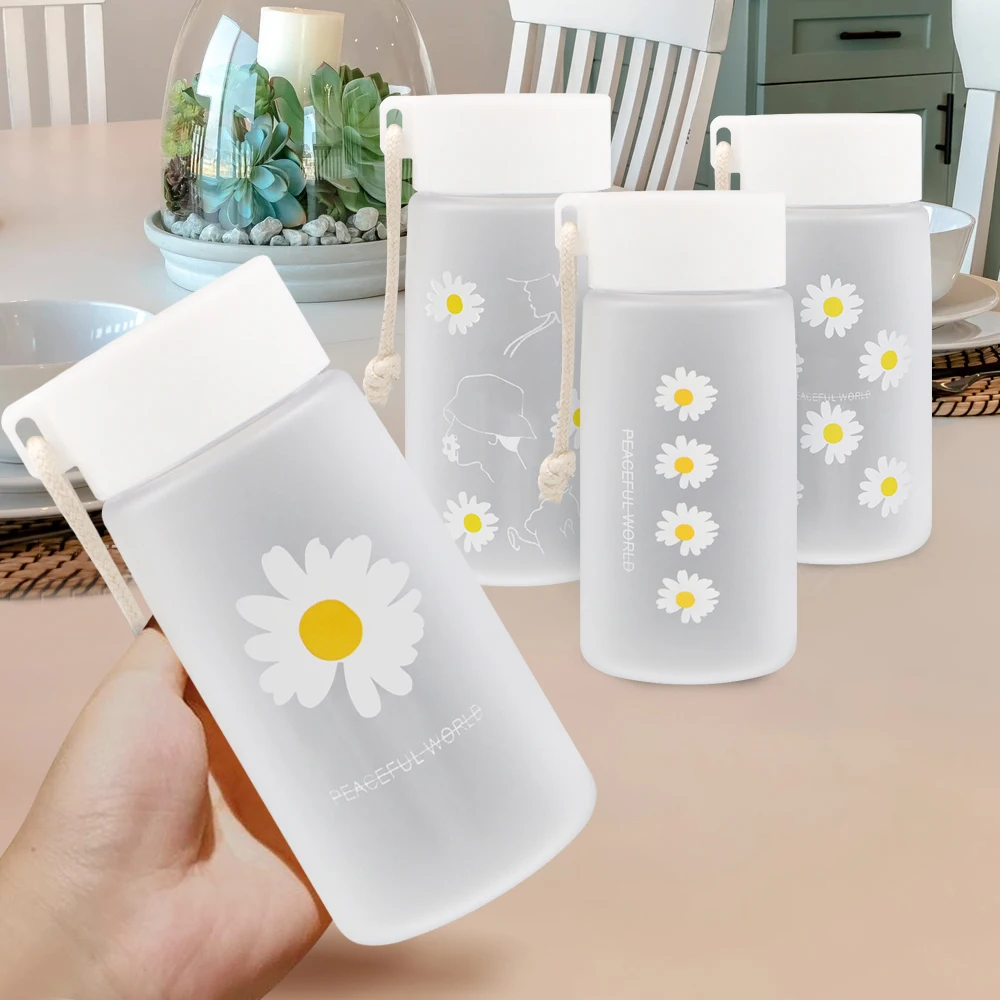 

500ml Plastic Water Bottles Daisy Transparent Bottle BPA Free Outdoor Sports Water Cup Water Mug Student Portable Mug with Rope