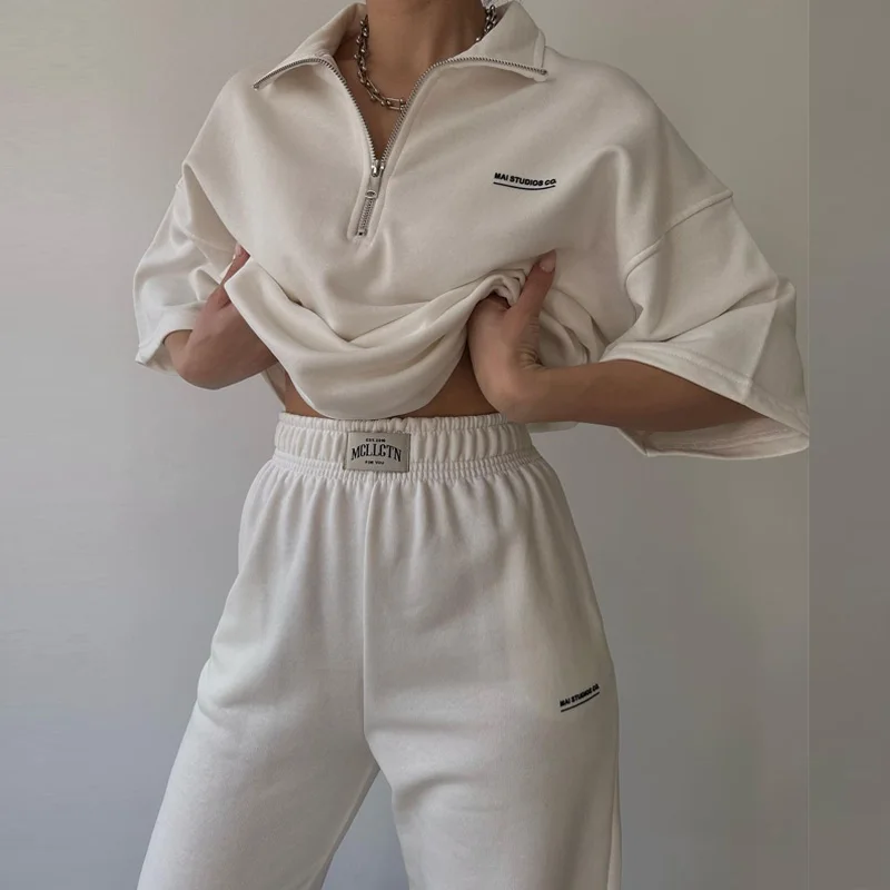 Стильные женские костюмы 2022 с шортами и футболкой. 23449 boreal bone 23x120. Mcllctn одежда. Толстовка mcllctn. Mcllctn.