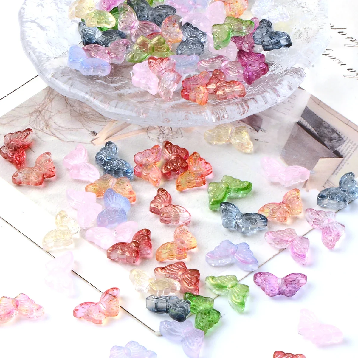 Бусины стеклянные в форме бабочки россыпью 40 шт.