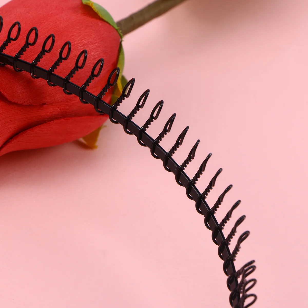 Расческа с металлическими зубцами женская повязка на голову петля черная