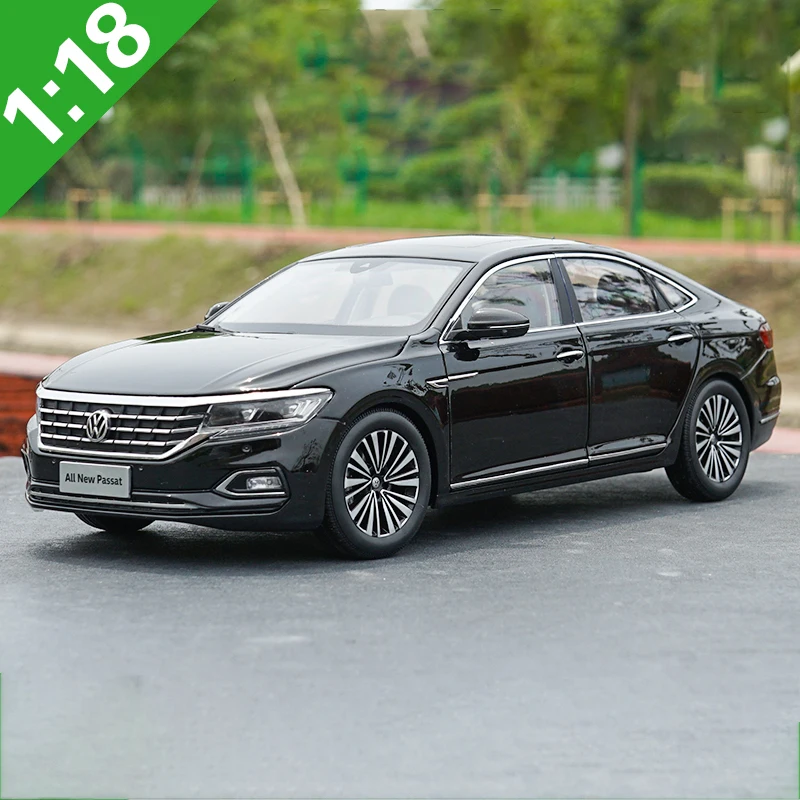 

Diecast 1/18 Scale PASSAT Model Cars Volkswagen Alloy Vehicle Classic Collection Display Toys for Boys Gifts for Kids