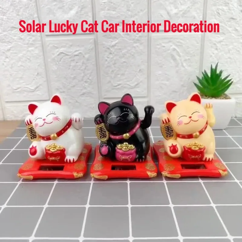 Манеки Неко на солнечной энергии, счастливый кот, приветствующий ...