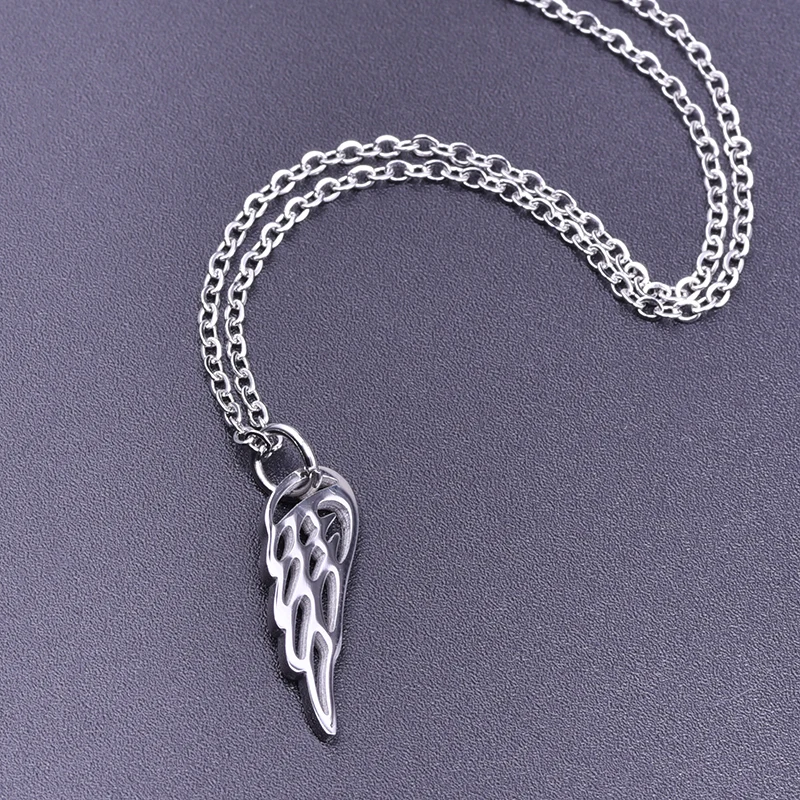 

Exquisite Wings Charm Necklace Hollow Out Pendant Necklaces Stainless Steel Jewelry For Women Men Punk Accessories Fashion Gift