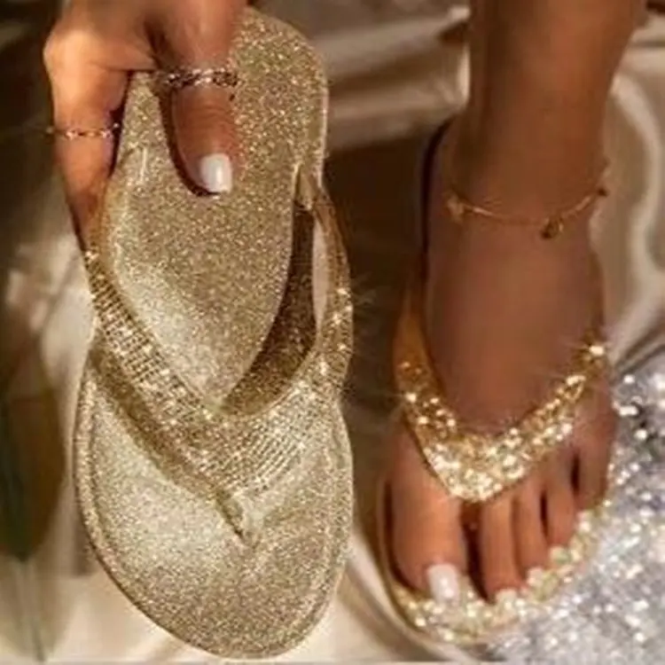 2023 New Large Size Slippers Women Flats Shoes Summer Rhinestone Beach Slippers Fashion Shiny Flip-flops Open Toe Shoes