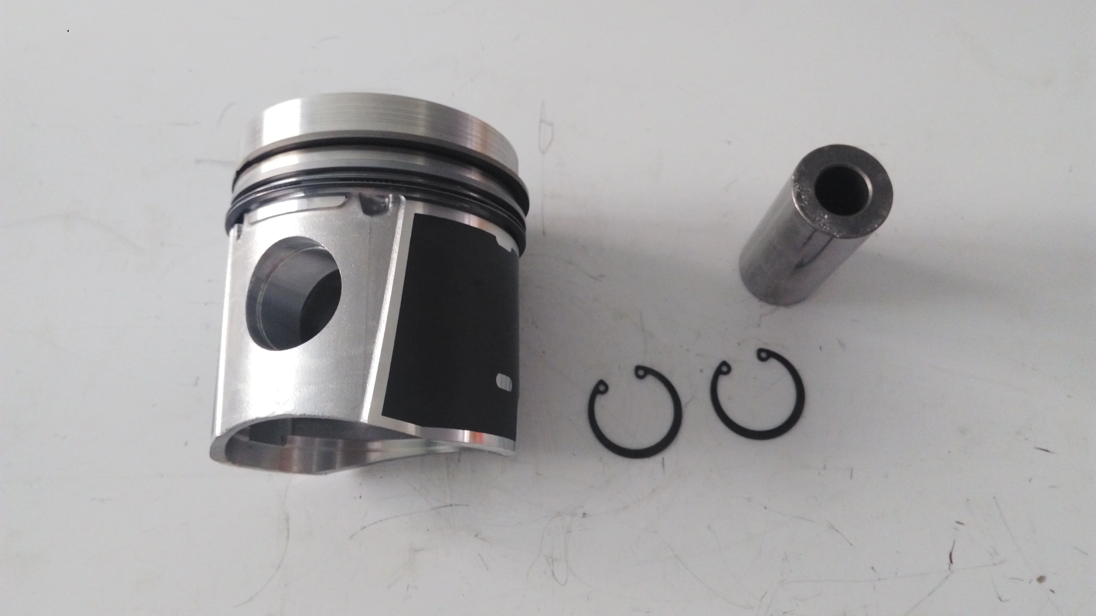 Дизельный поршень 04235280 Для Deutz BF4L 914