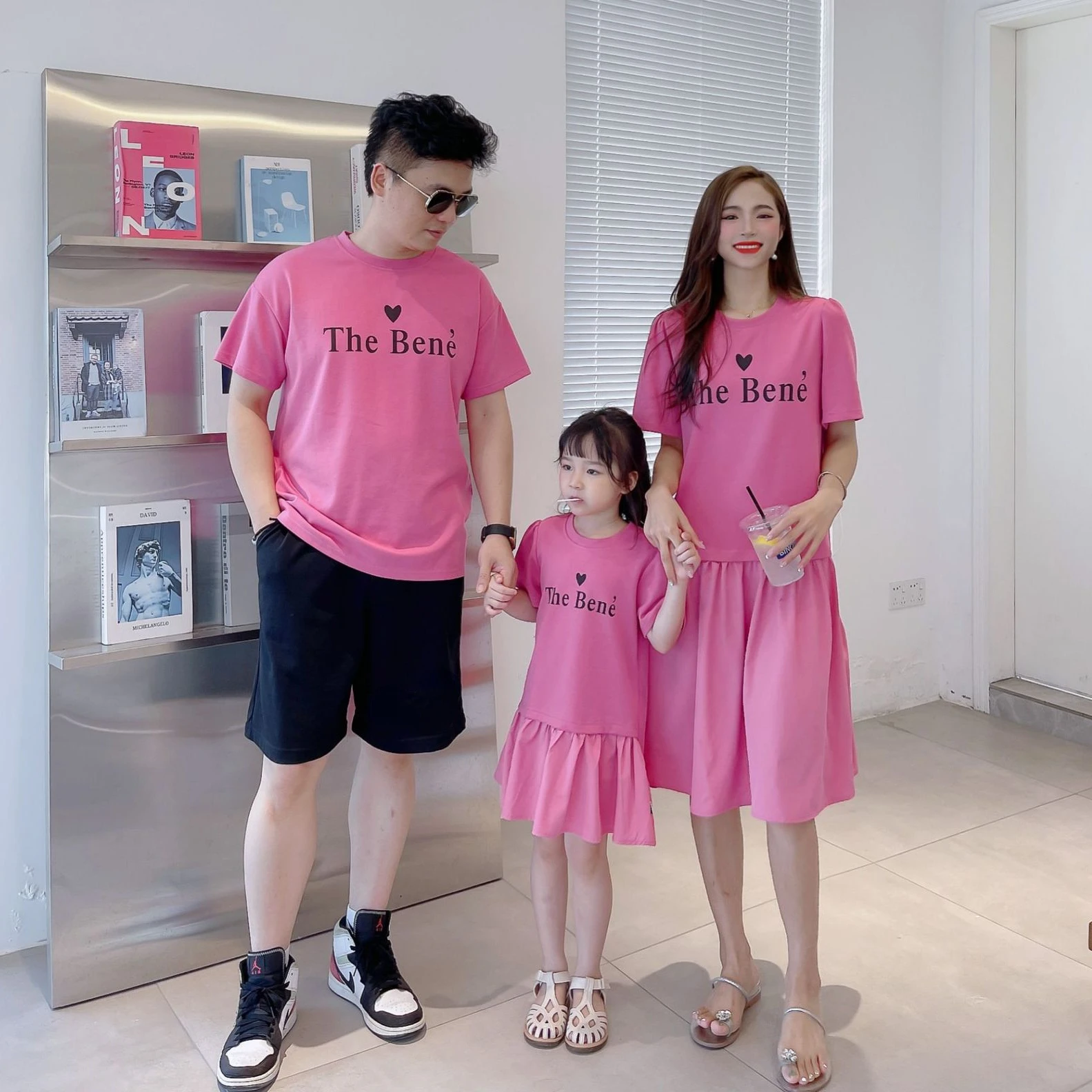 

Summer Family Look Matching Clothes Father Son Short Sleeve Tee Shirt Mother Daughter Dress Baby Bodysuits Parent-child Dresses