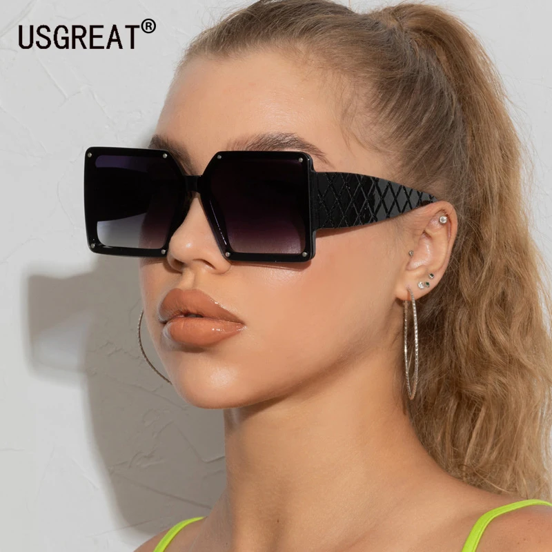 

Солнцезащитные очки с заклепками UV400 для мужчин и женщин, модные зеркальные аксессуары в большой текстурной оправе, с плоским верхом, с защи...