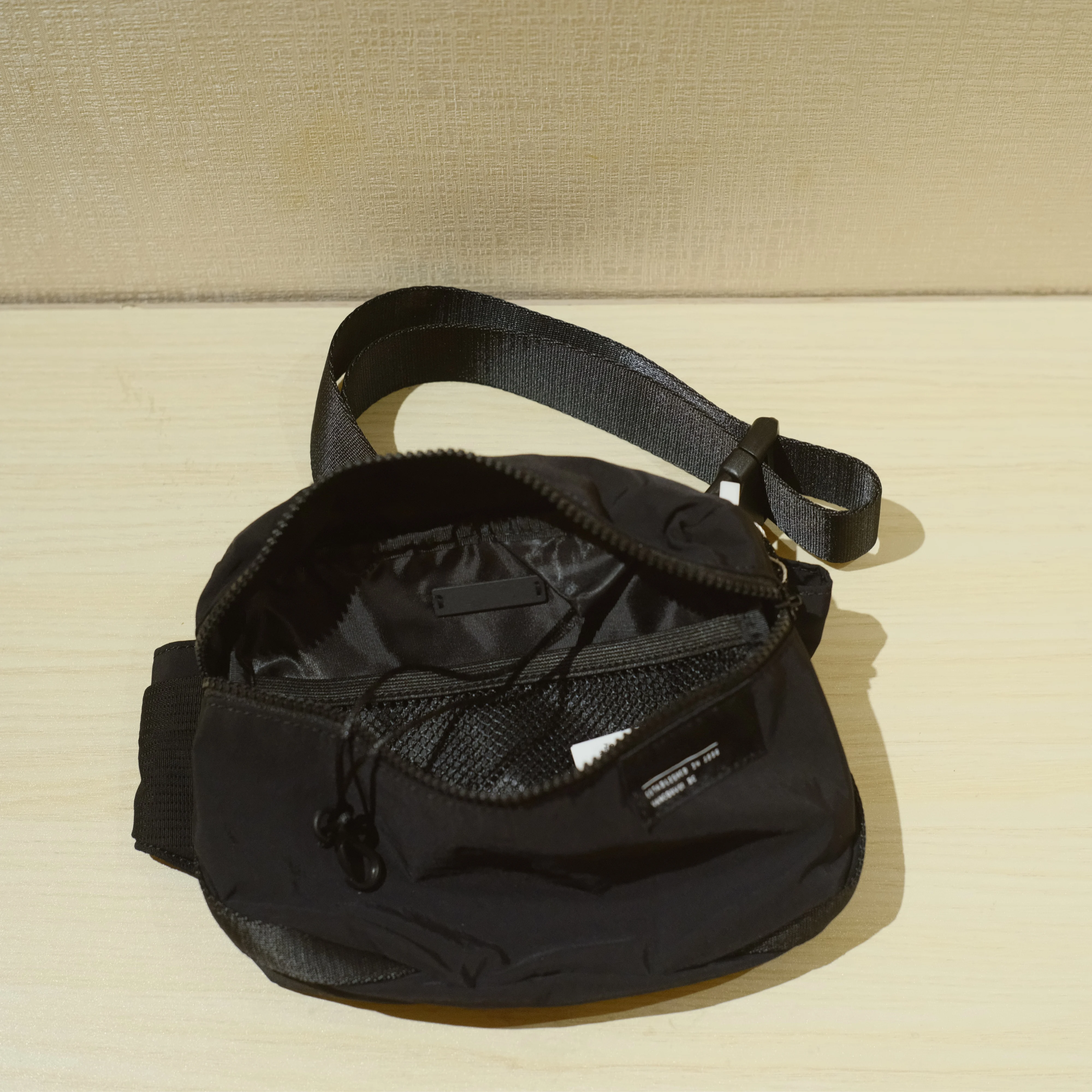 NWT Luluwomen Clean Lines Belt Bag 2L Water-Repellent Fabric Fashion Outdoor Activity Crossbody Bag Gym Girl Sports Waistpack