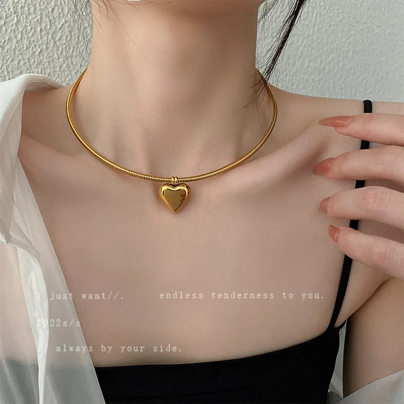 

Titanium Steel Metal Simple Heart Shape Pendant Magnet Choker Necklace French Vintage Collar Temperament Jewelry for Women Gril