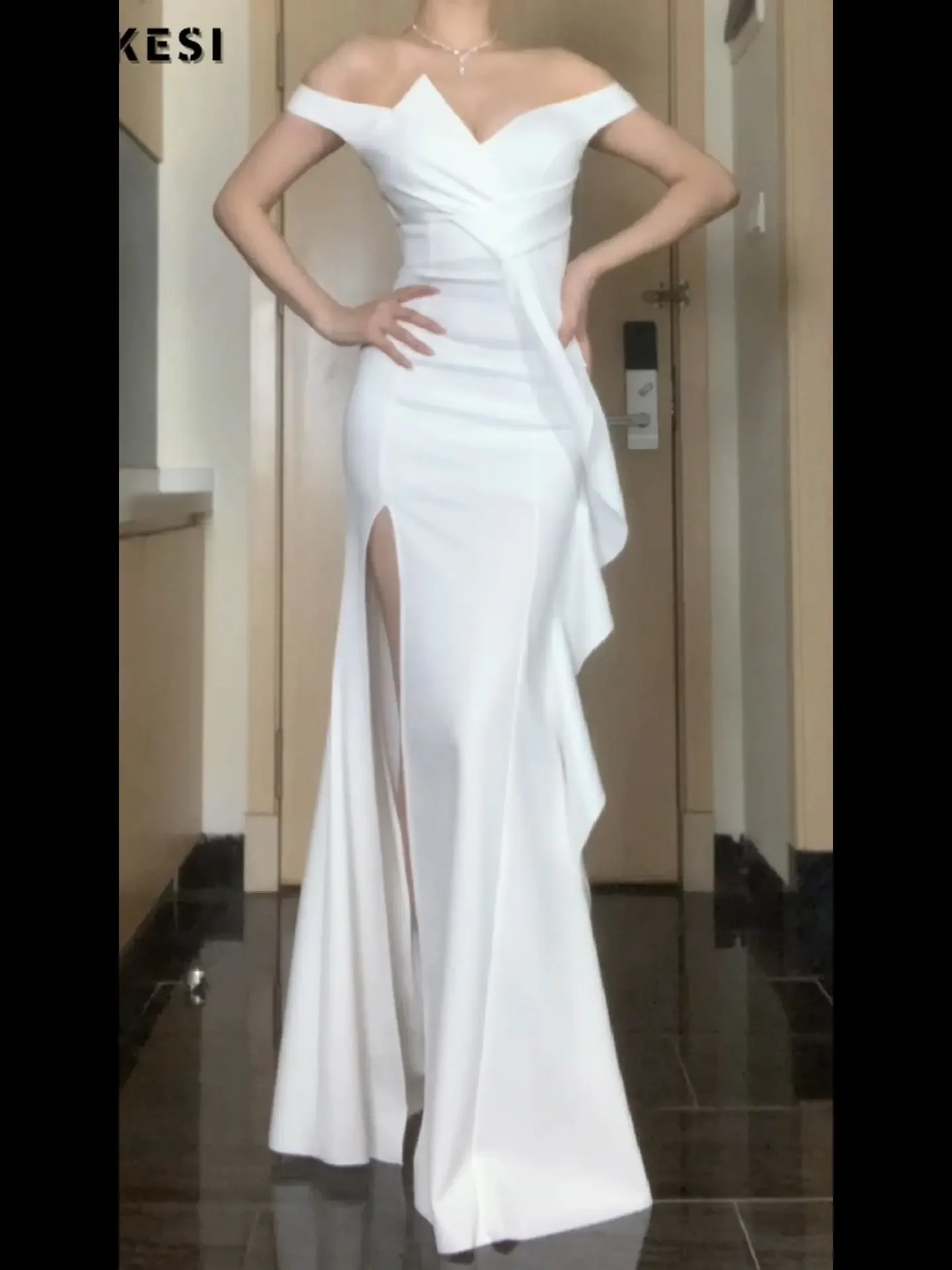 Женское шифоновое вечернее платье без бретелек однотонное элегантное