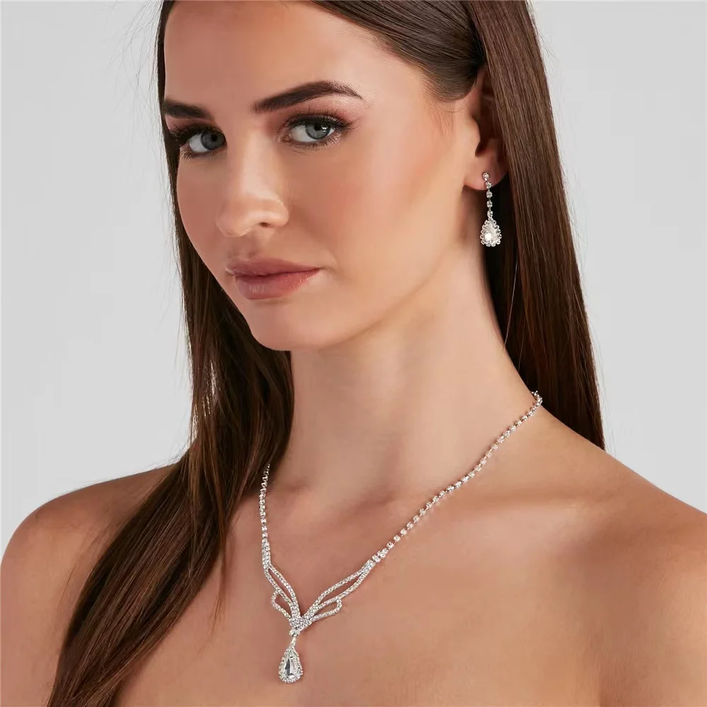

Exquisite Fashion Rhinestone Butterfly Necklace Ladies Elegant Water Drop Pendant Necklace Earrings Bridal Wedding Jewelry Set