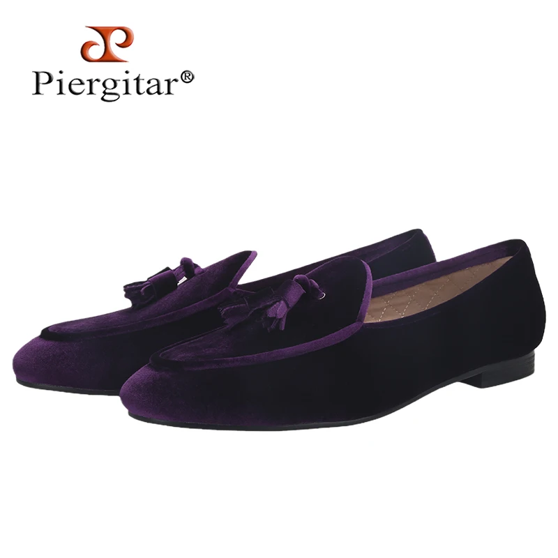 

Piergitar 2023 новый стиль два цвета бархатные мужские лоферы ручной работы подходит для матча материал кисточки мужские курительные Тапочки