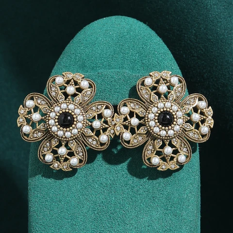 Серьги-гвоздики LOVE GREEN LIVE GREEN с черным агатом и жемчугом