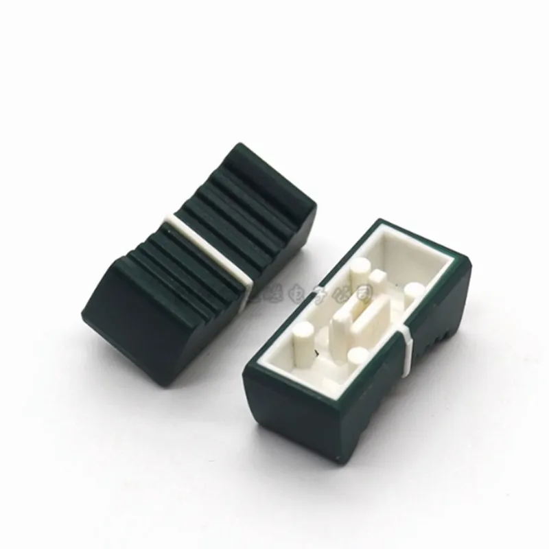 10 шт. 24*10,5*9 мм прямой подвижный потенциометр микшер с пластиковой крышкой консоль искусственное внутреннее отверстие 4 мм Слот