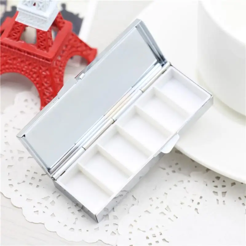 

1pcs Travel Essential Pill Splitters 82*41*11mm/85*30*10MM 3/6 Grid Folding pill case container for Medicines Organizer Pill box