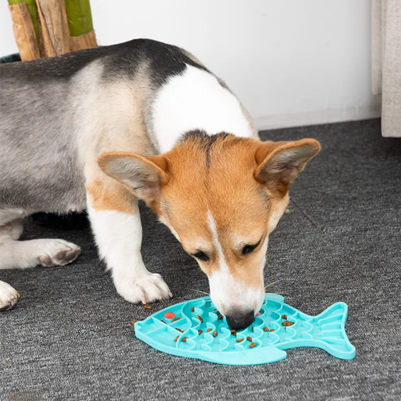 

Dog Food Bowl Slow Food Mat for Dogs Puzzle Licking Plate Dog Bowl Anti Choking Slow Foods Mats with Sucker Cat Foods Mat Feeder